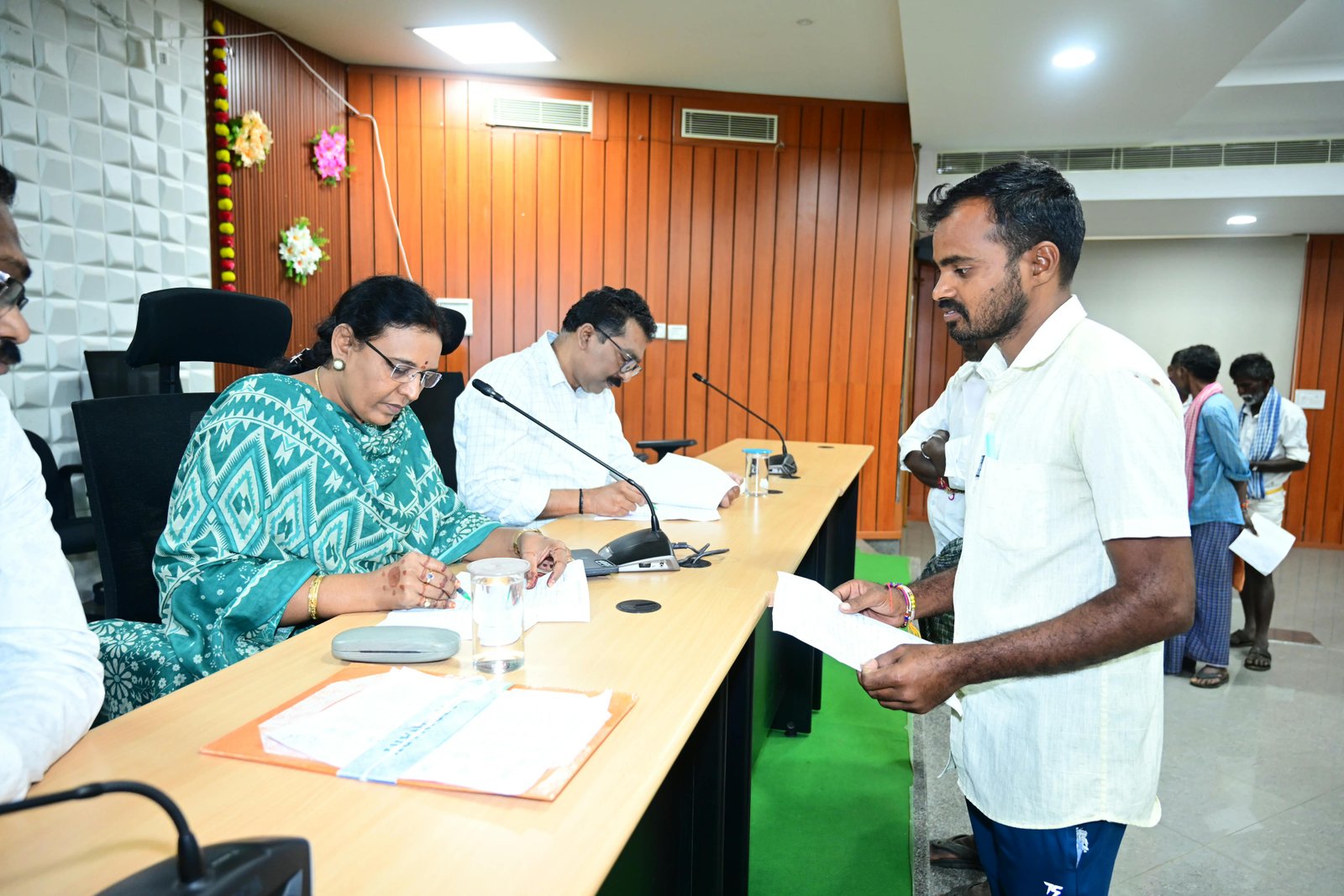 జియో-ట్యాగింగ్ ఏదీ?.. ఉపాధి డబ్బులేవి?.. ప్రజావాణిలో అధికారుల నిర్లక్ష్యంపై ఫిర్యాదు! - Additional Image